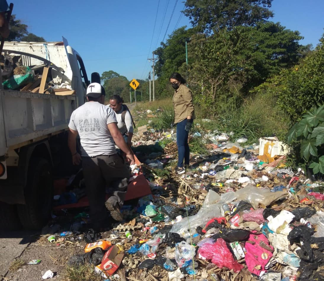 Delegación del MARN en Santa Rosa elimina basurero ilegal
