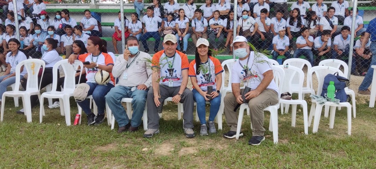 Juventud de El Chal participa en mejorar la gestión de desechos en su municipio